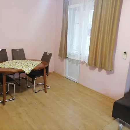 Апартамент Ники פומורי